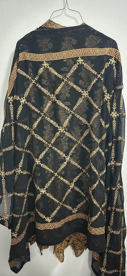 Pakistani/ Indian embroidered 3 pc dress - photo 2