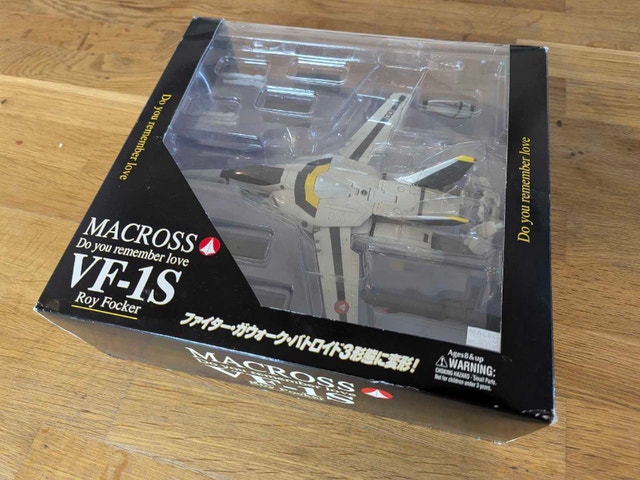 Yamato Macross VF-1S Roy Focker Figure