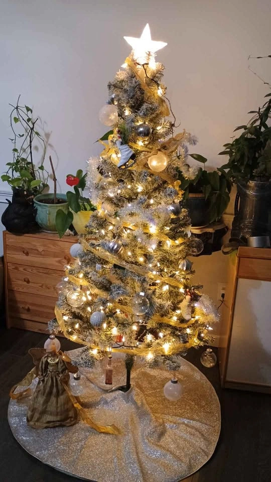 Christmas tree 6 ft - photo 2