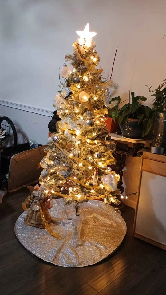 Christmas tree 6 ft - photo 3