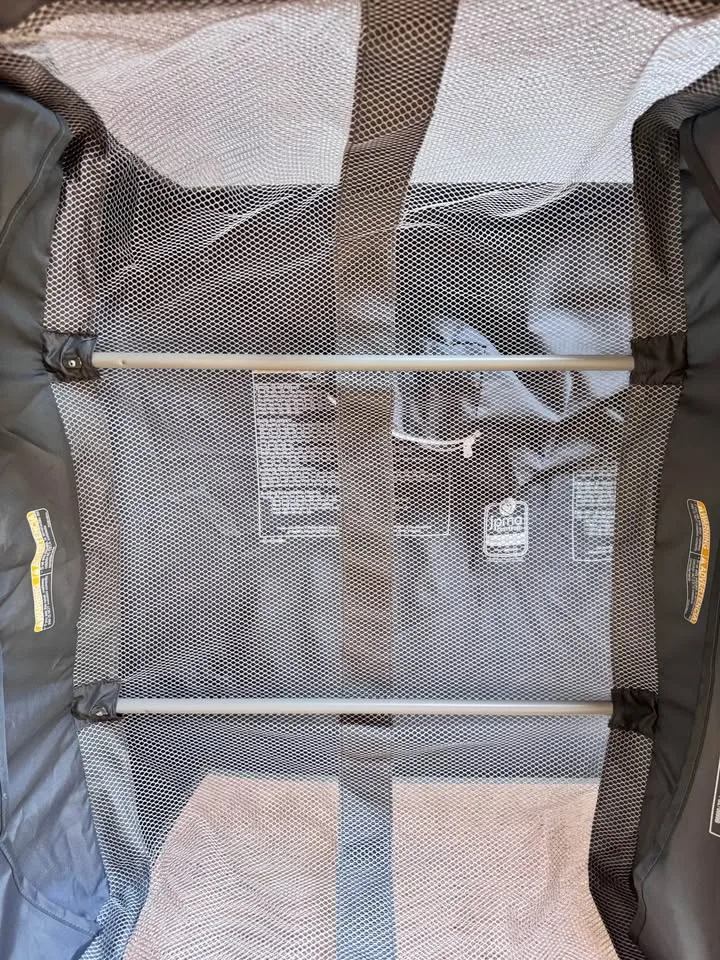 Graco Pack and Play Change 'n Carry Playard image indicator(5)