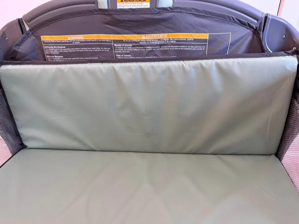 Graco Pack and Play Change 'n Carry Playard image indicator(8)