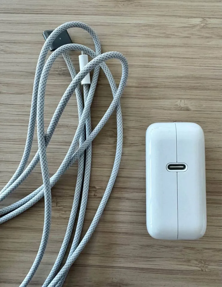 Macbook Power Adapter 30w & USB-C to MagSafe Cable 2m - Set image indicator(3)