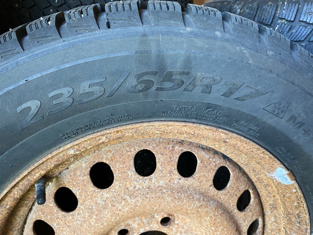 235 65 R17 Studded tires on Rims - photo 3