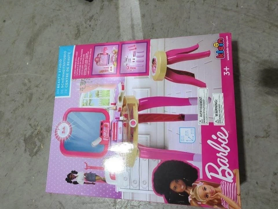 Barbie Beauty Studio with Stool - photo 4