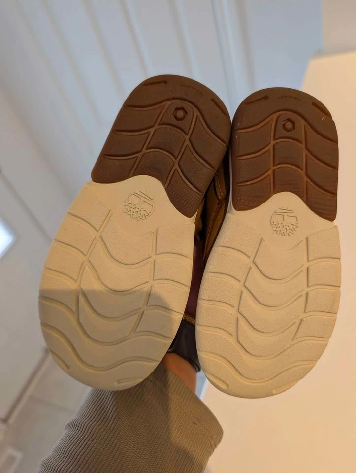 Brand New Kids Timberland Wheat Boots - Size Medium Toddler - photo 5