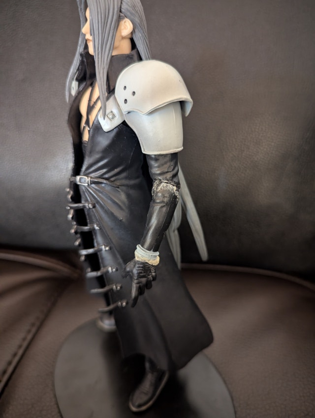 Square Enix Sephiroth Advent Children Figure - photo 3