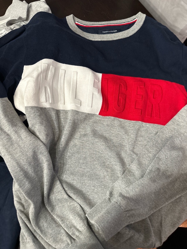 Tommy Hilfiger, Bench, and Aeropostale Clothing Bundle - photo 2