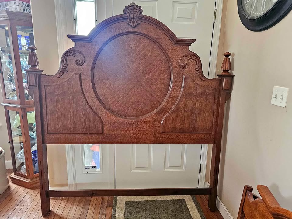Lovely Queen Bed for Sale!