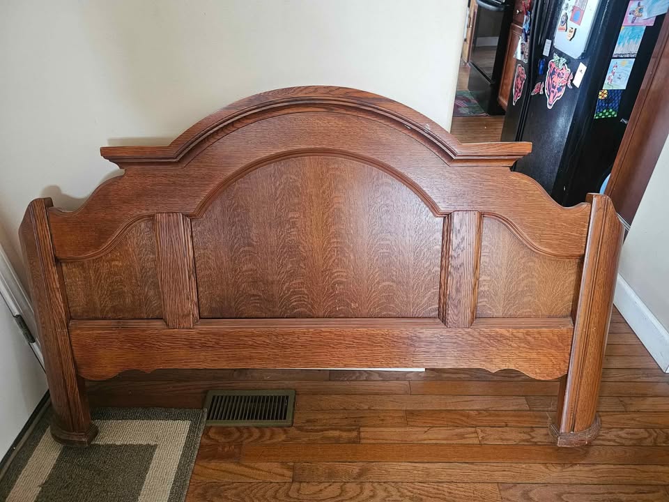 Lovely Queen Bed for Sale! - photo 2