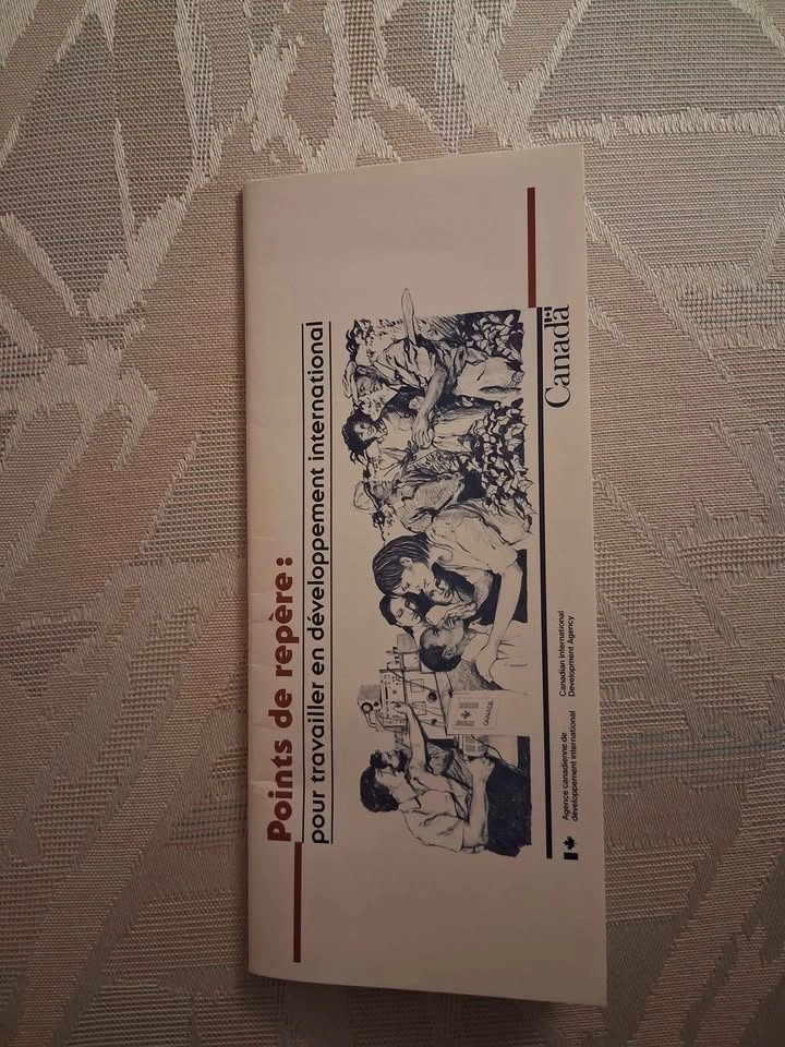 Vintage 1985 Canadian Government Signposts Ephemera Booklet - photo 4