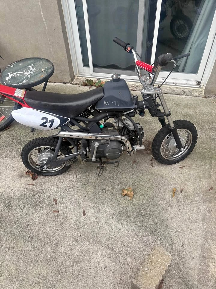 110cc Pitbike -not running may just need spark plug.