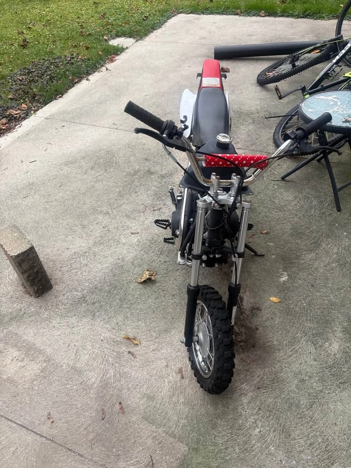 110cc Pitbike -not running may just need spark plug. - photo 2