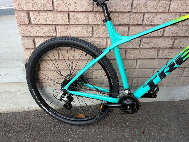 Trek Marlin 5 XXL Mountain Bike - photo 3