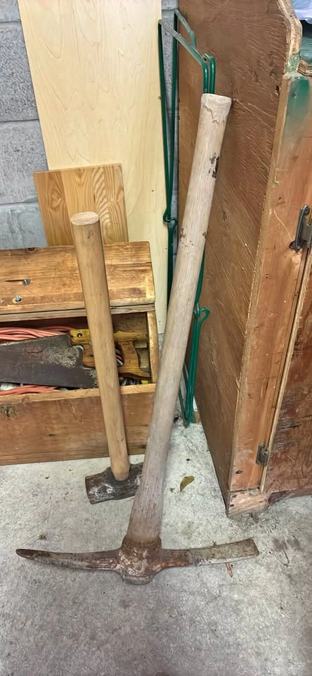 Pickaxe & Sledgehammer