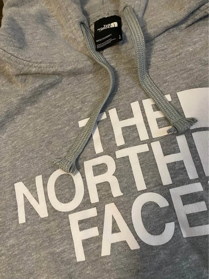 The North Face Men's Hoodie L grey pick up in Brampton - photo 3