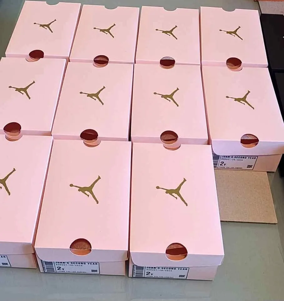 Jordan Shoe Box Party Favours thumbnail