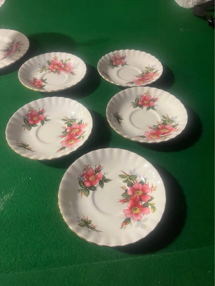 Vintage Royal Albert "Prairie Rose" 19-Piece Tea & Dessert Set - photo 5