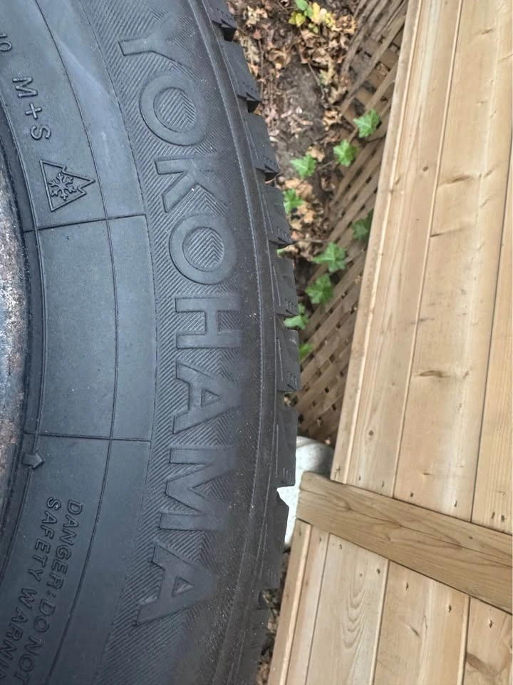 215/65R16 YOKOHAMA Winter Tires - Set of 4 Tires - photo 4