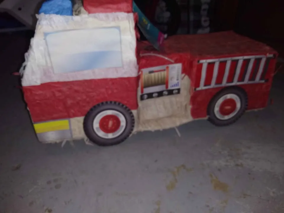 Fire Truck Pinata image indicator(4)
