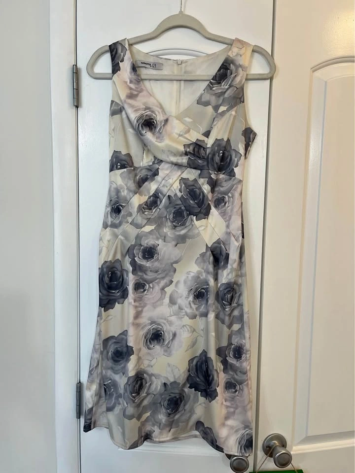 Elegant Floral Print Sleeveless Dress – Gray, Black & Ivory