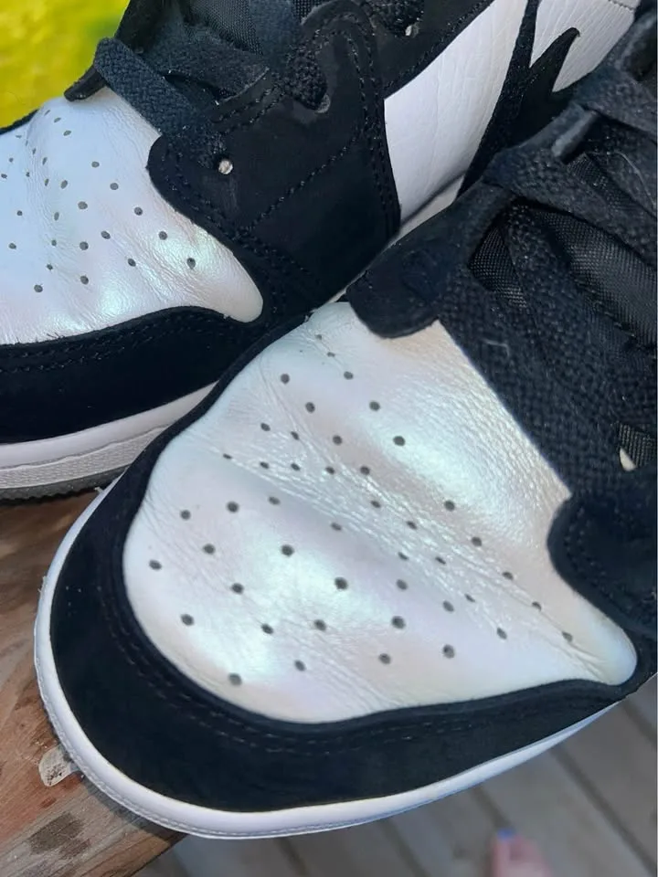 Nike Air Jordan 1 Mid image indicator(4)