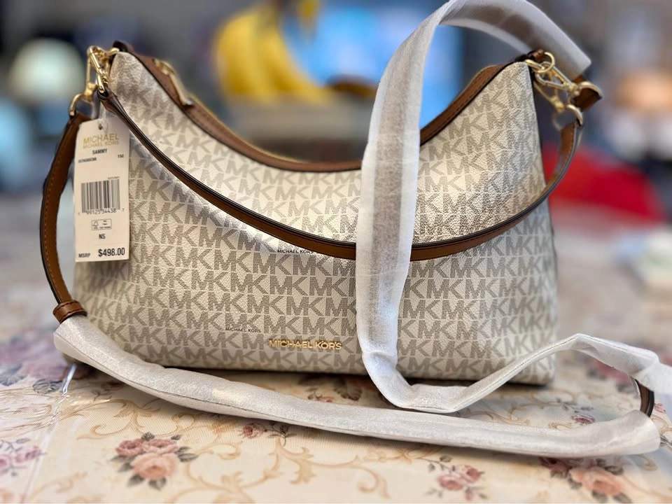Michael Kors Sammy Shoulder Bag