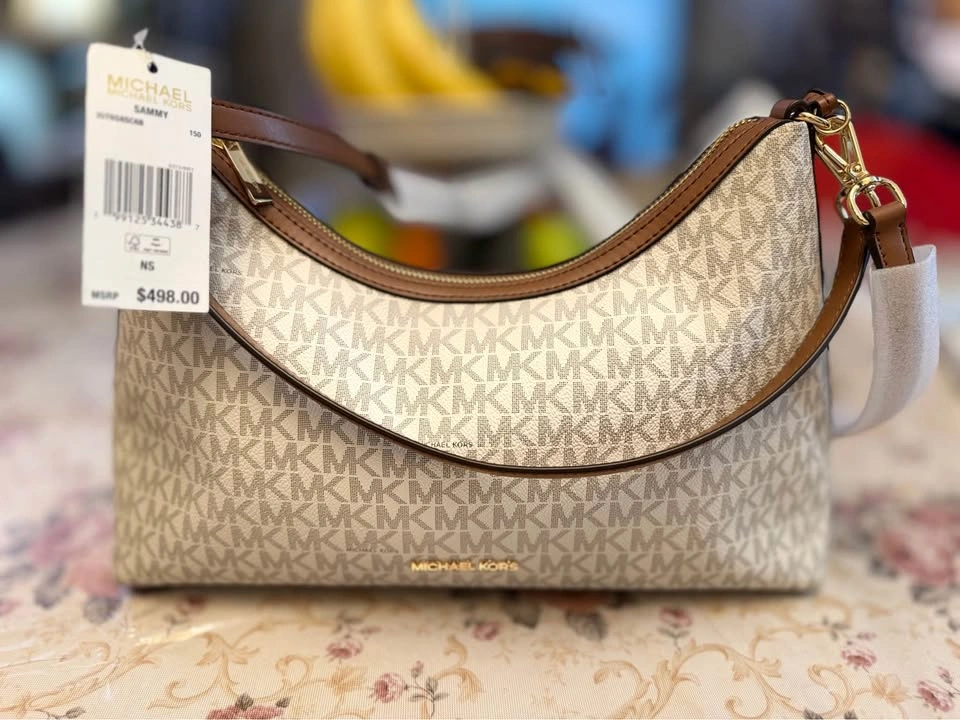Michael Kors Sammy Shoulder Bag - photo 3