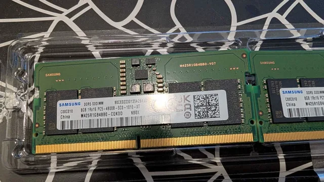 16 GB(8x2) DDR5 laptop ram image indicator(2)