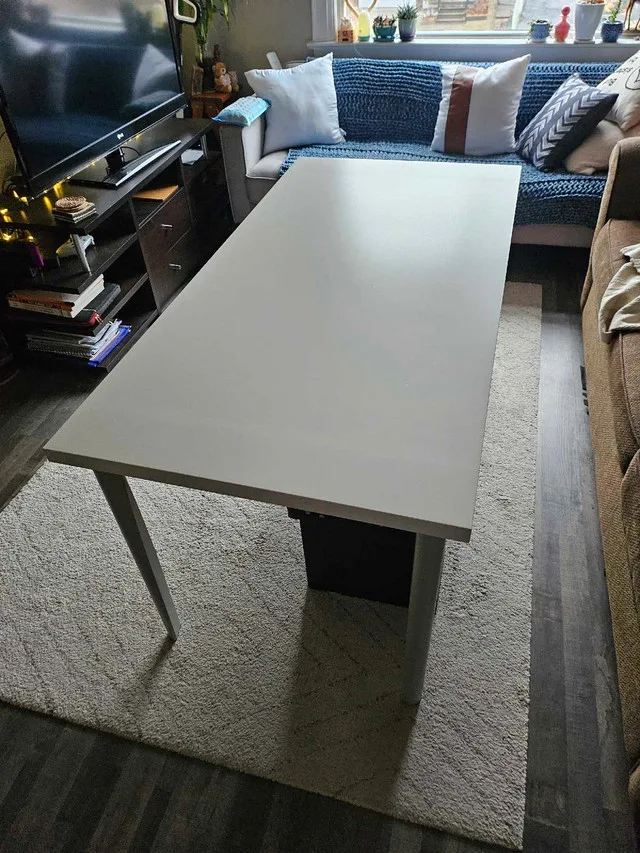 White Table thumbnail