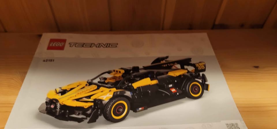 Used Lego set Bugatti Bolide 42151 - photo 3