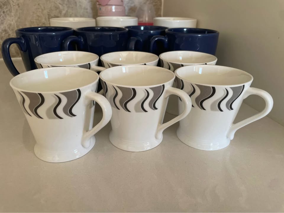 Four set of cups - pick up ASAP - photo 2