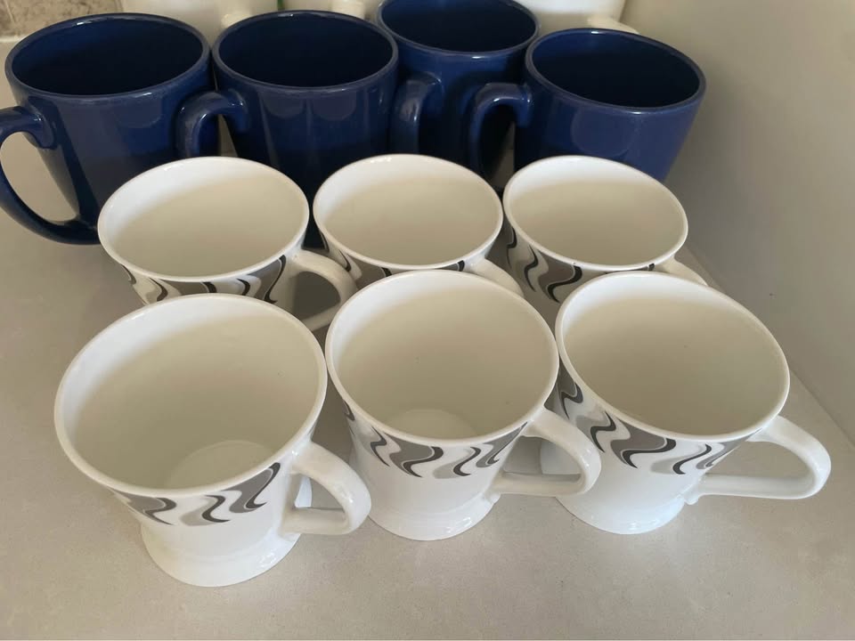 Four set of cups - pick up ASAP - photo 3