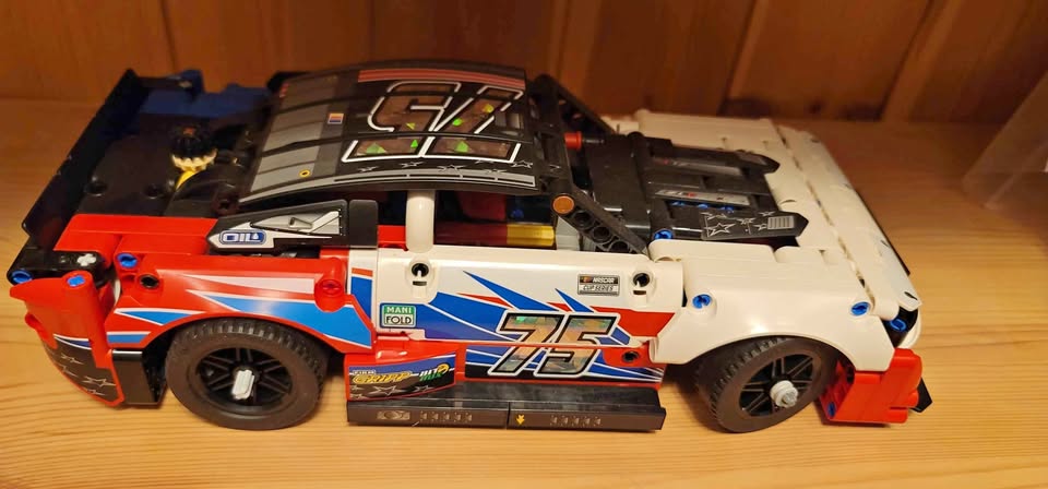 Used Lego set NASCAR Next Gen Chevrolet Camaro 42153