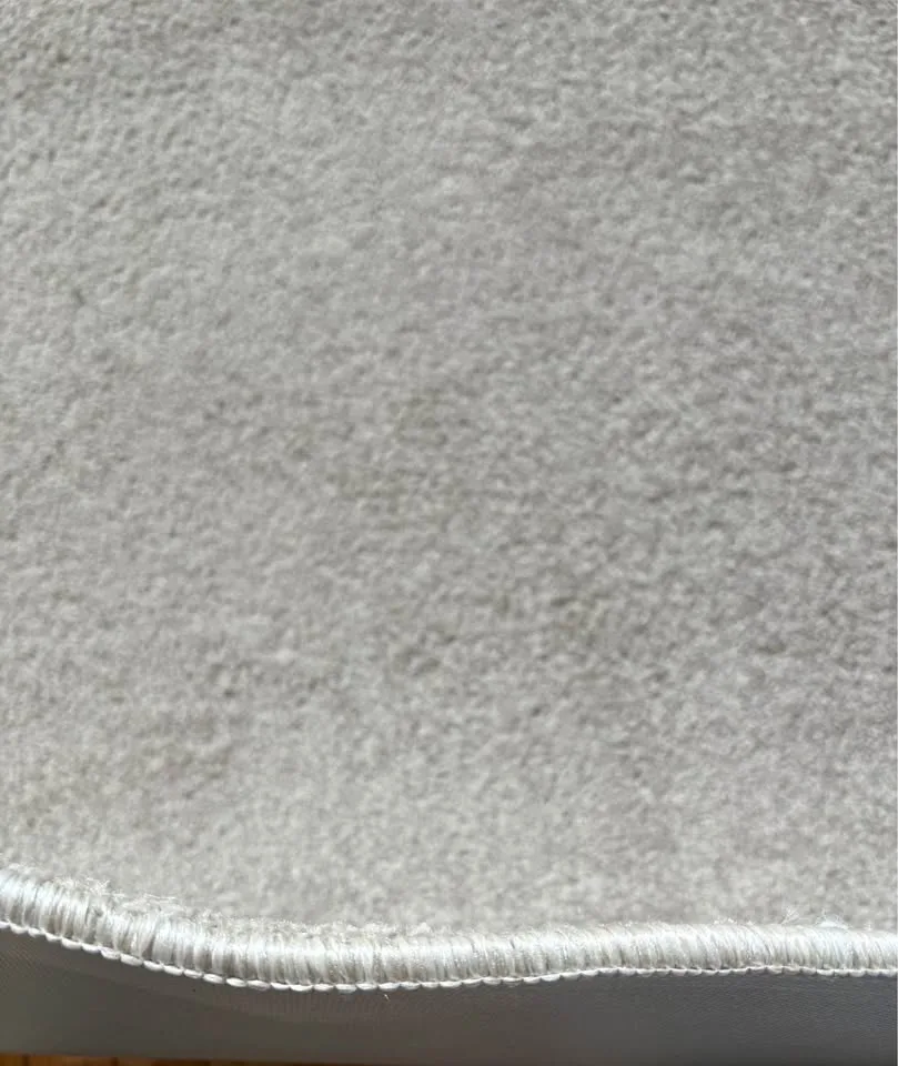 Grey area rug image indicator(2)