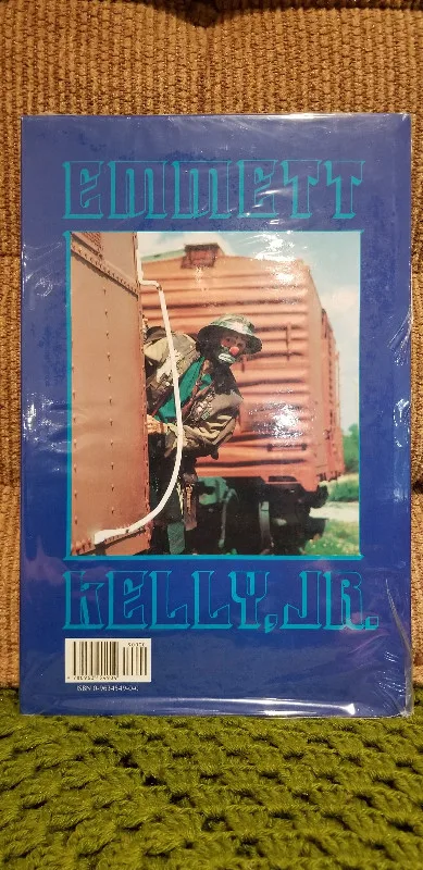 Emmett Kelly Jr. Hobo Clown Book Autographed♥️ image indicator(5)