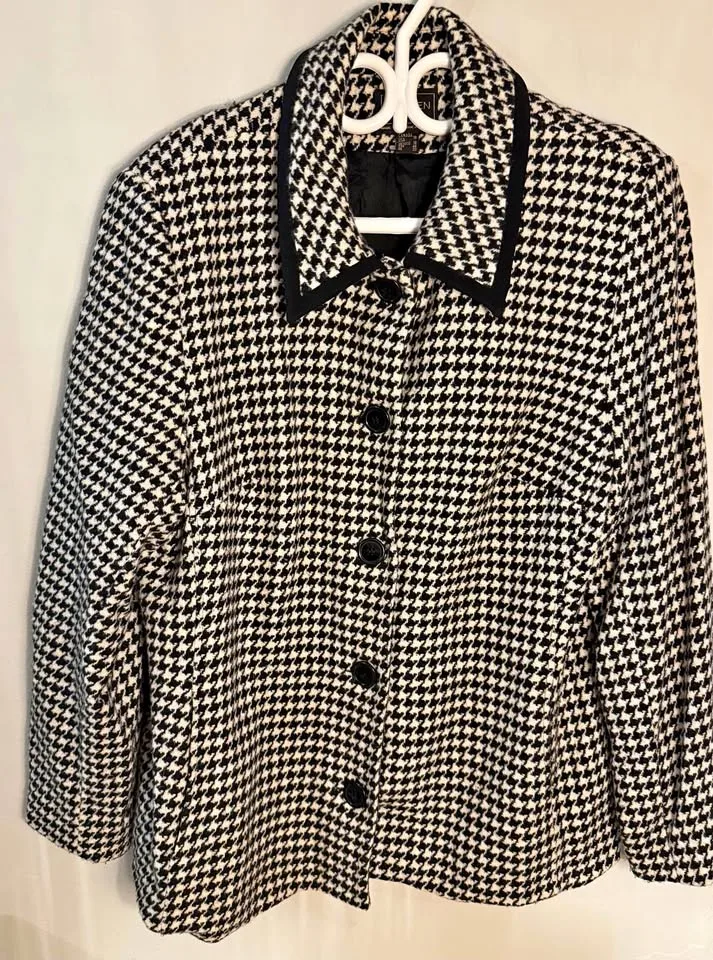 Wool blend cream & black houndstooth jacket/blazer thumbnail