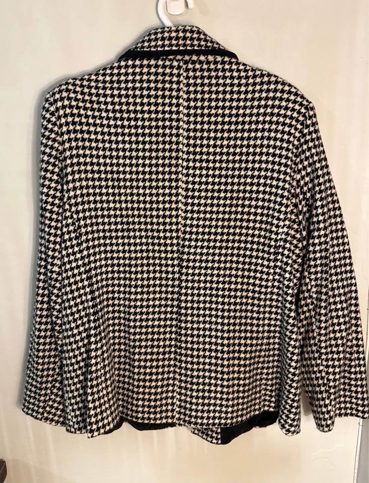 Wool blend cream & black houndstooth jacket/blazer - photo 3