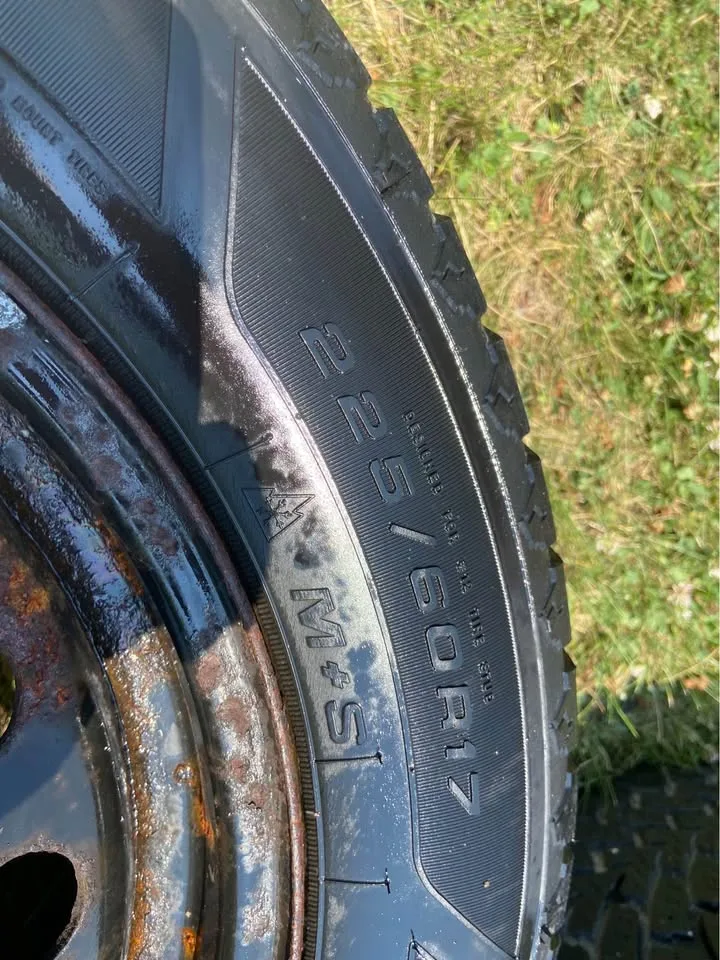 Chevy Uplander rims and tires image indicator(4)