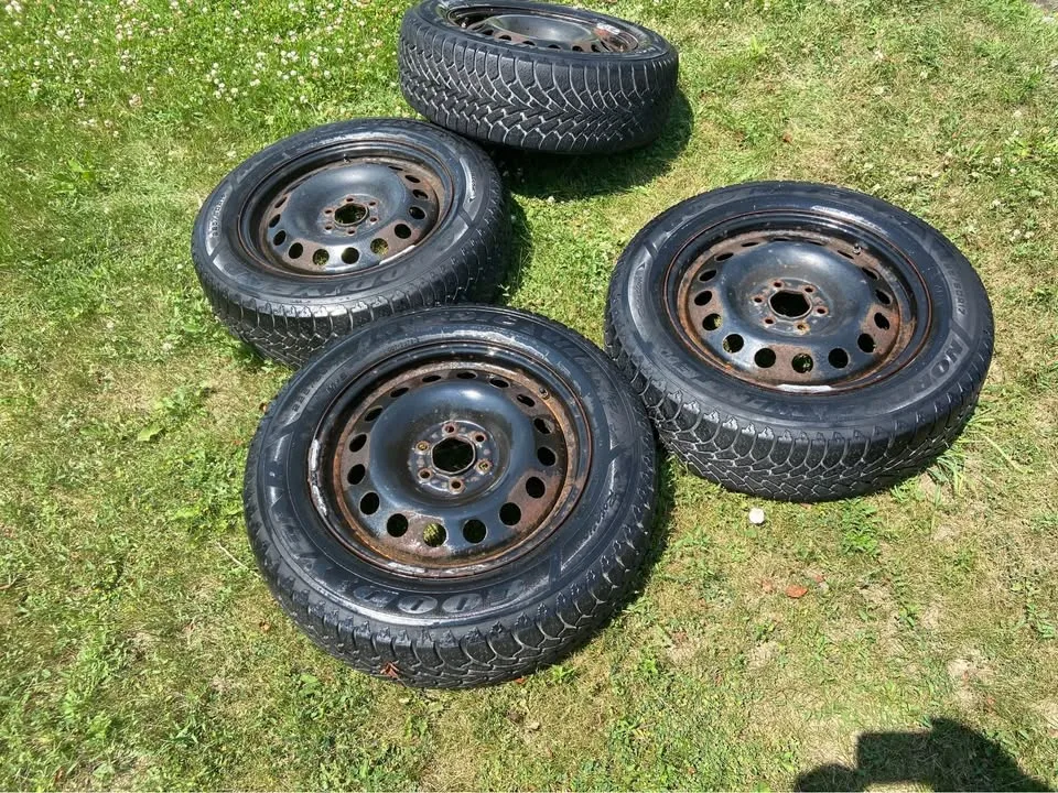 Chevy Uplander rims and tires image indicator(8)