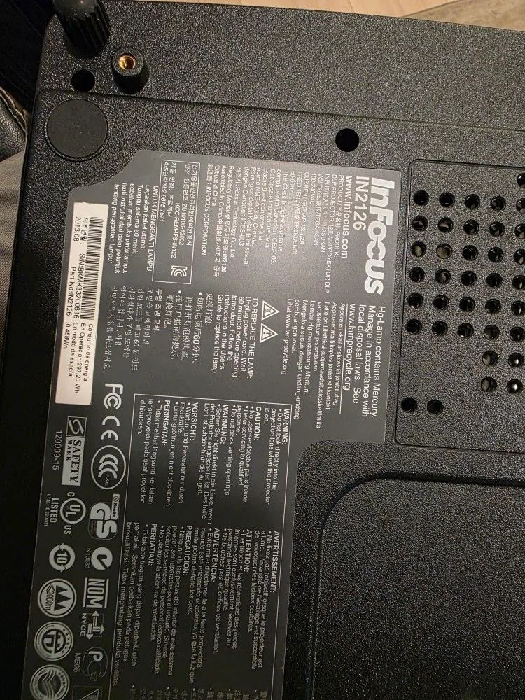 Epson Projector With Brand New Bulb image indicator(2)