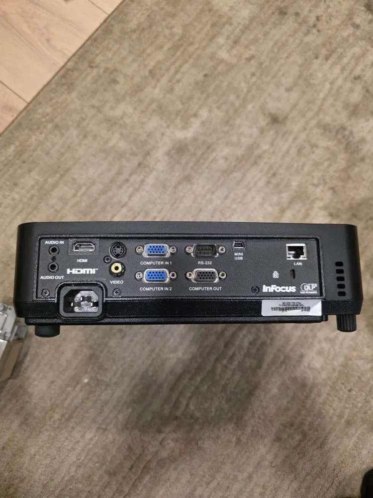 Epson Projector With Brand New Bulb image indicator(4)