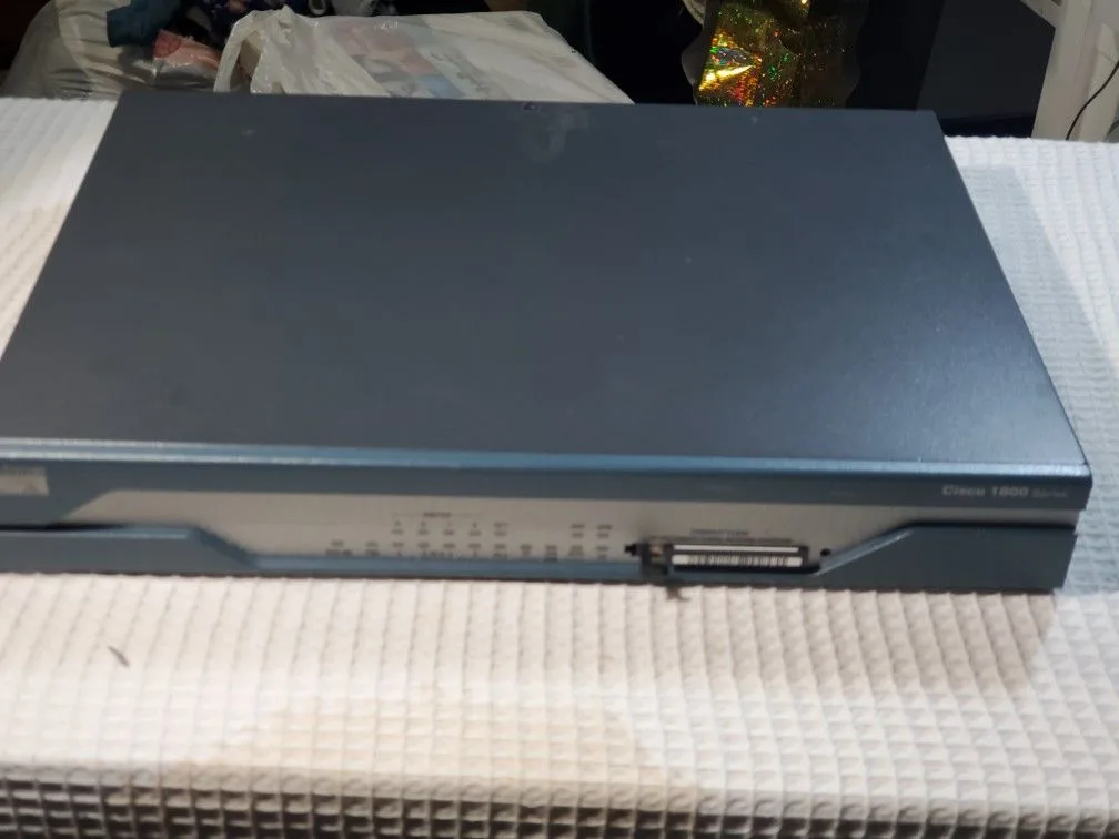 Cisco 1800 Series Smart Router image indicator(2)