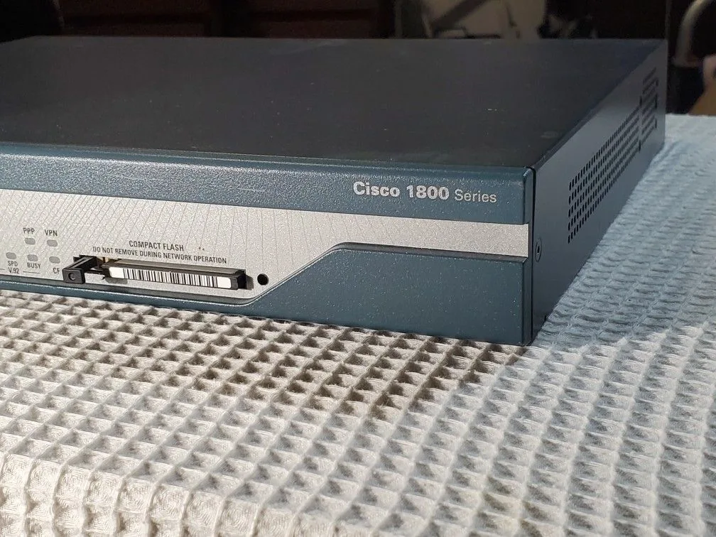 Cisco 1800 Series Smart Router image indicator(3)