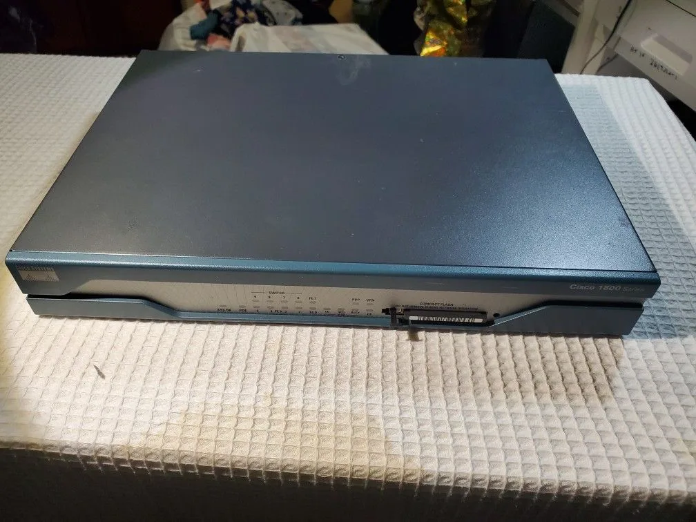 Cisco 1800 Series Smart Router image indicator(4)