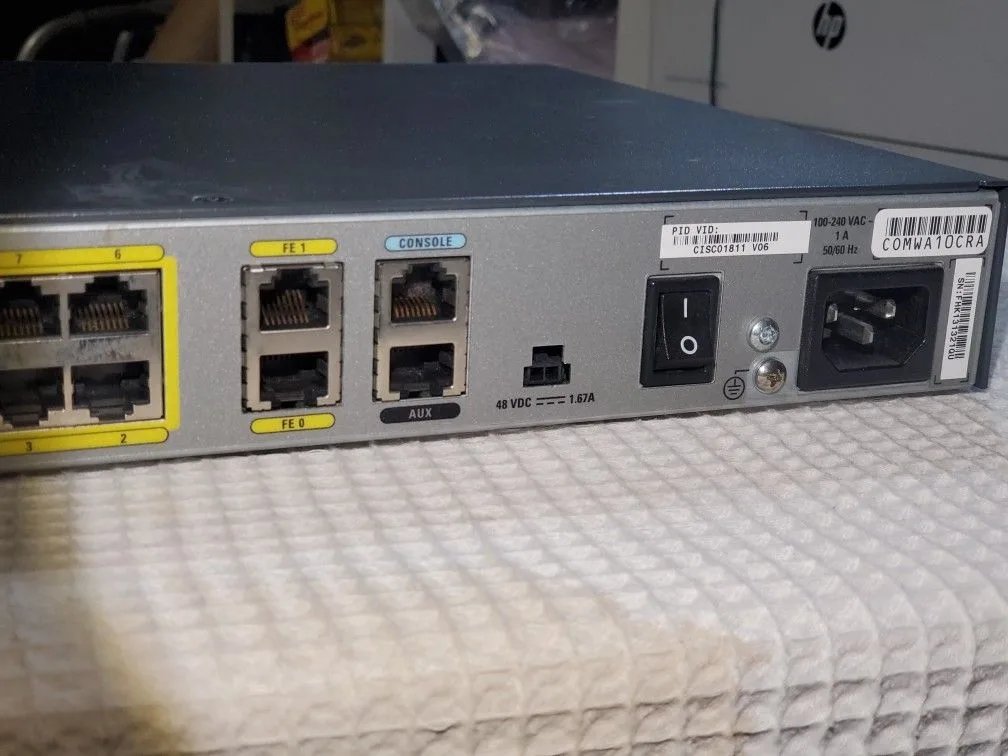 Cisco 1800 Series Smart Router image indicator(7)