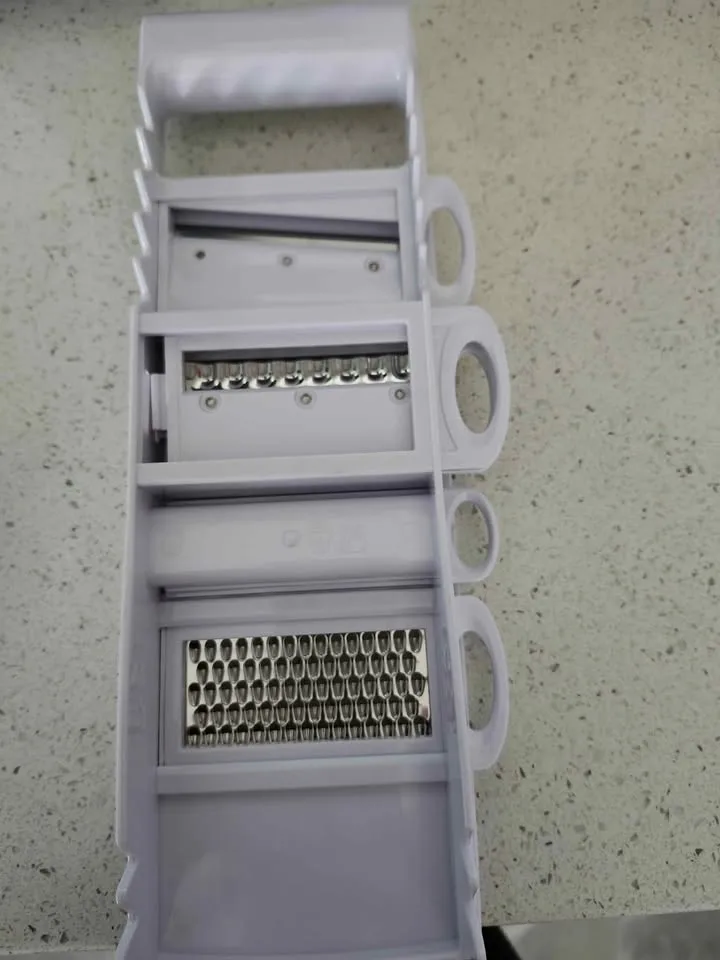 Slicer shredder with different attachments image indicator(3)