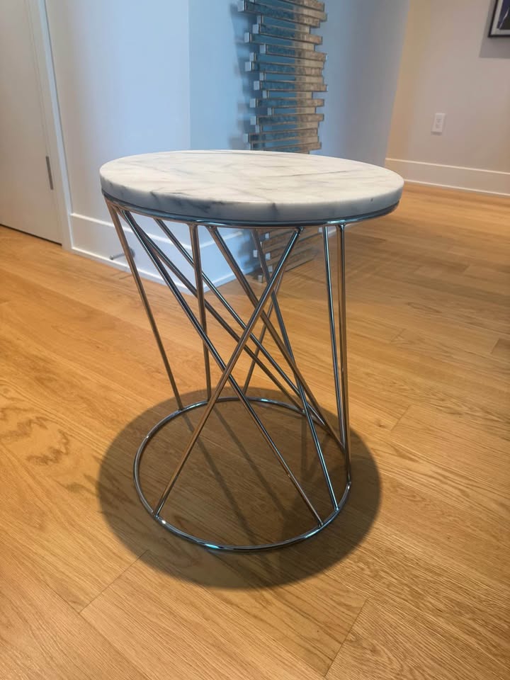 West elm marble/steel white/gray round end table - photo 3