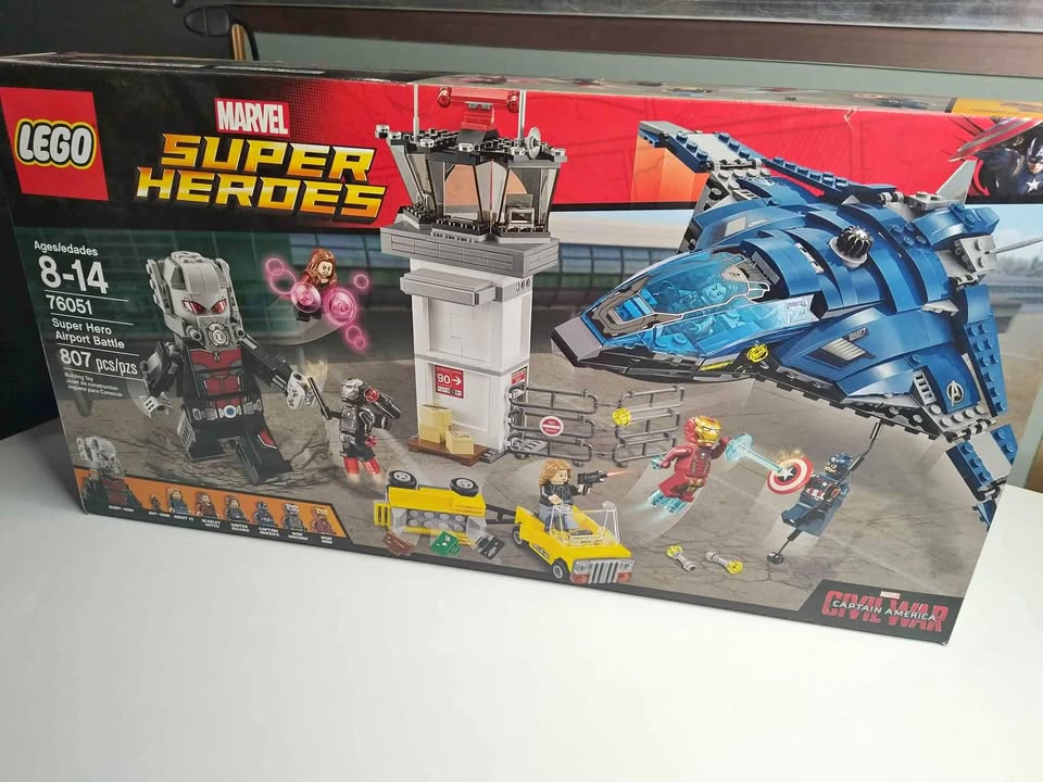Lego Marvel airport battle 76051