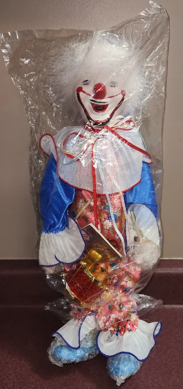 Heritage Mint Hilarious Harry 16" Porcelain Clown♥️ image indicator(2)